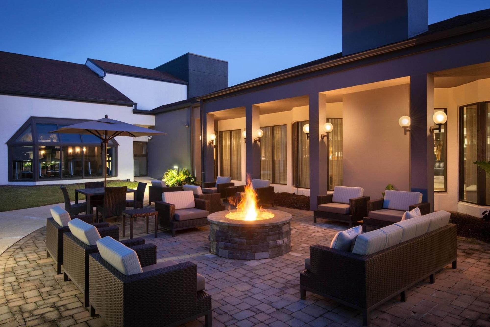 Courtyard By Marriott Birmingham Homewood Buitenkant foto
