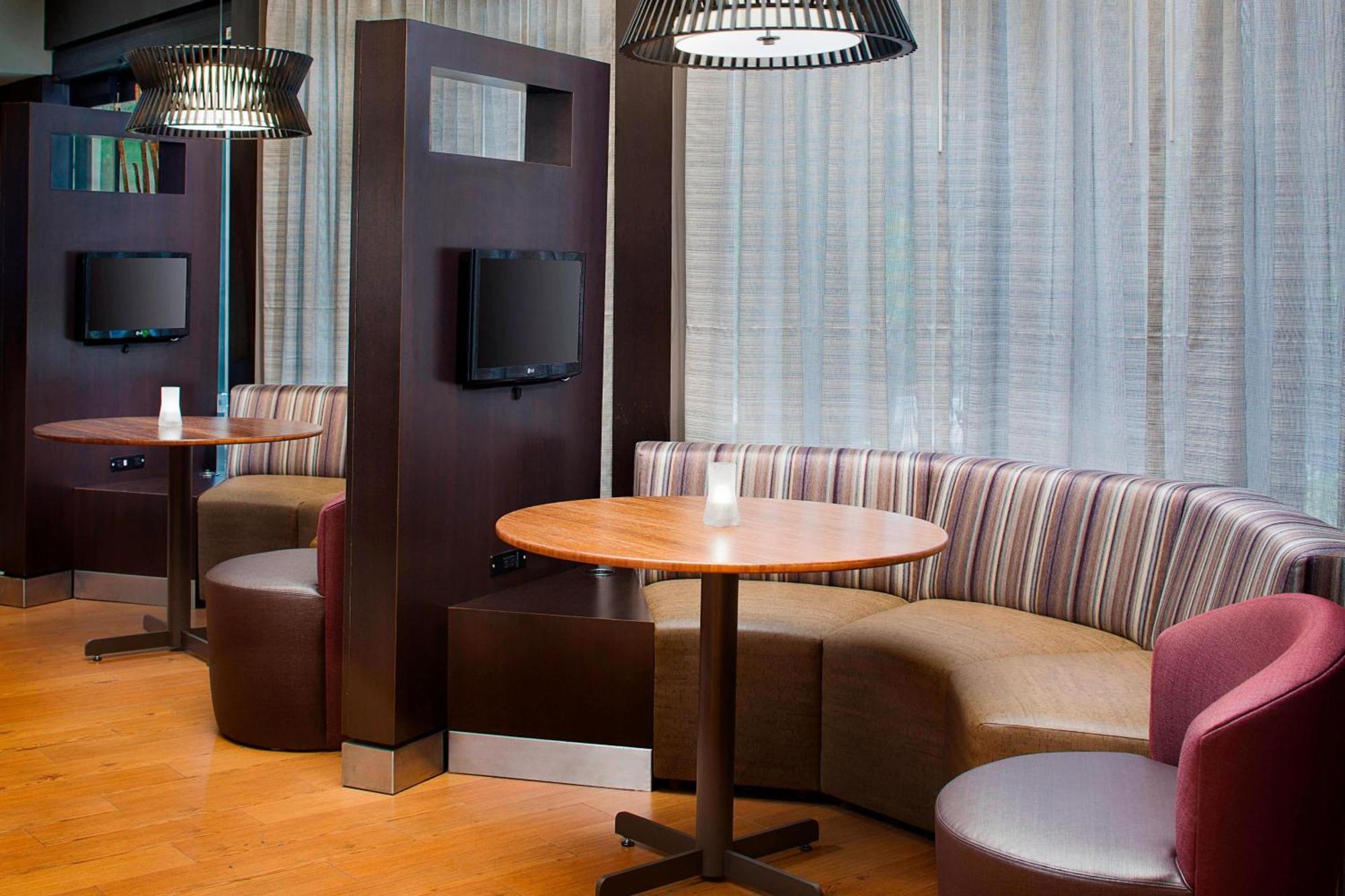 Courtyard By Marriott Birmingham Homewood Buitenkant foto